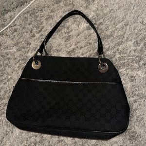 BLACK GUCCI HANDBAG